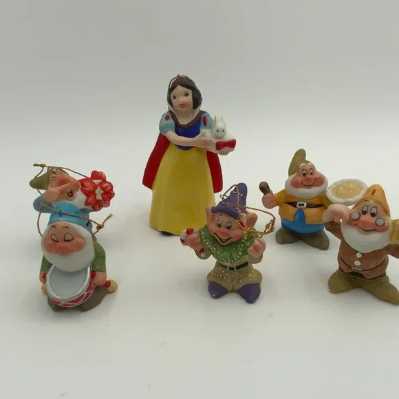 Share Vintage 1970s Schmid Disney Snow White & the Seven Dwarfs Figurine Set (5) - Picture 10 of 11